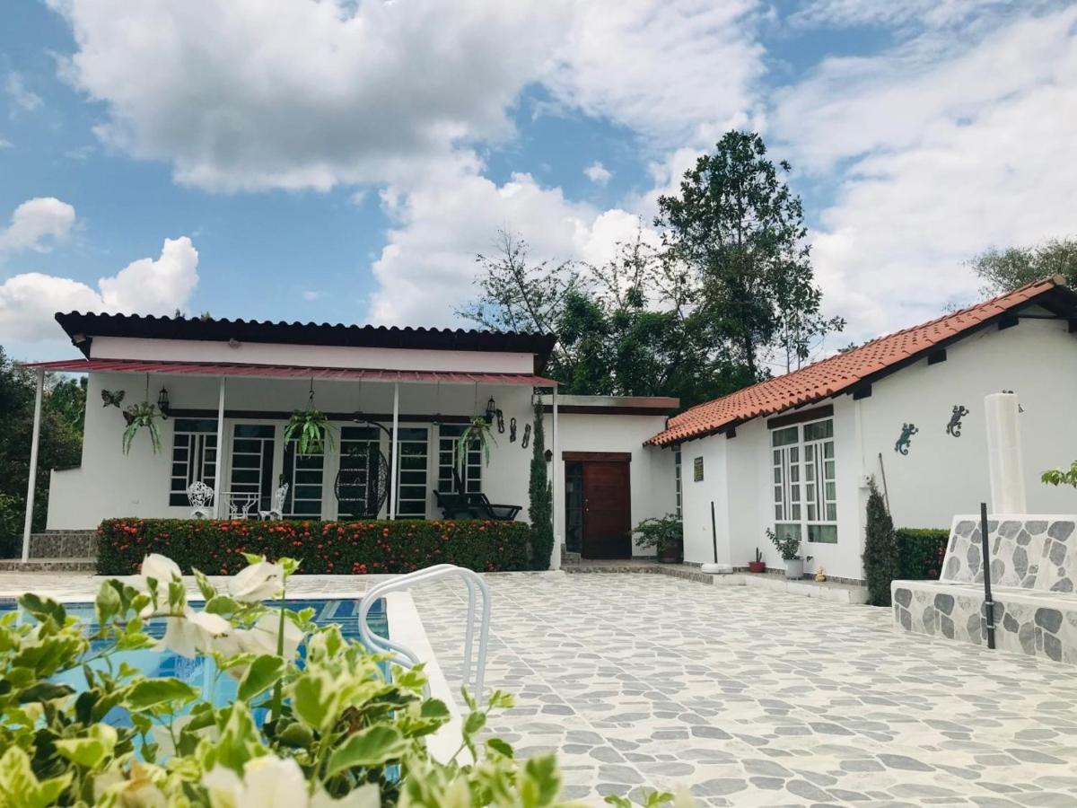 Hermosa Grande Con Aire Acon,wifi,piscina,billar !villa Ensueno ! * Carmen de Apicala